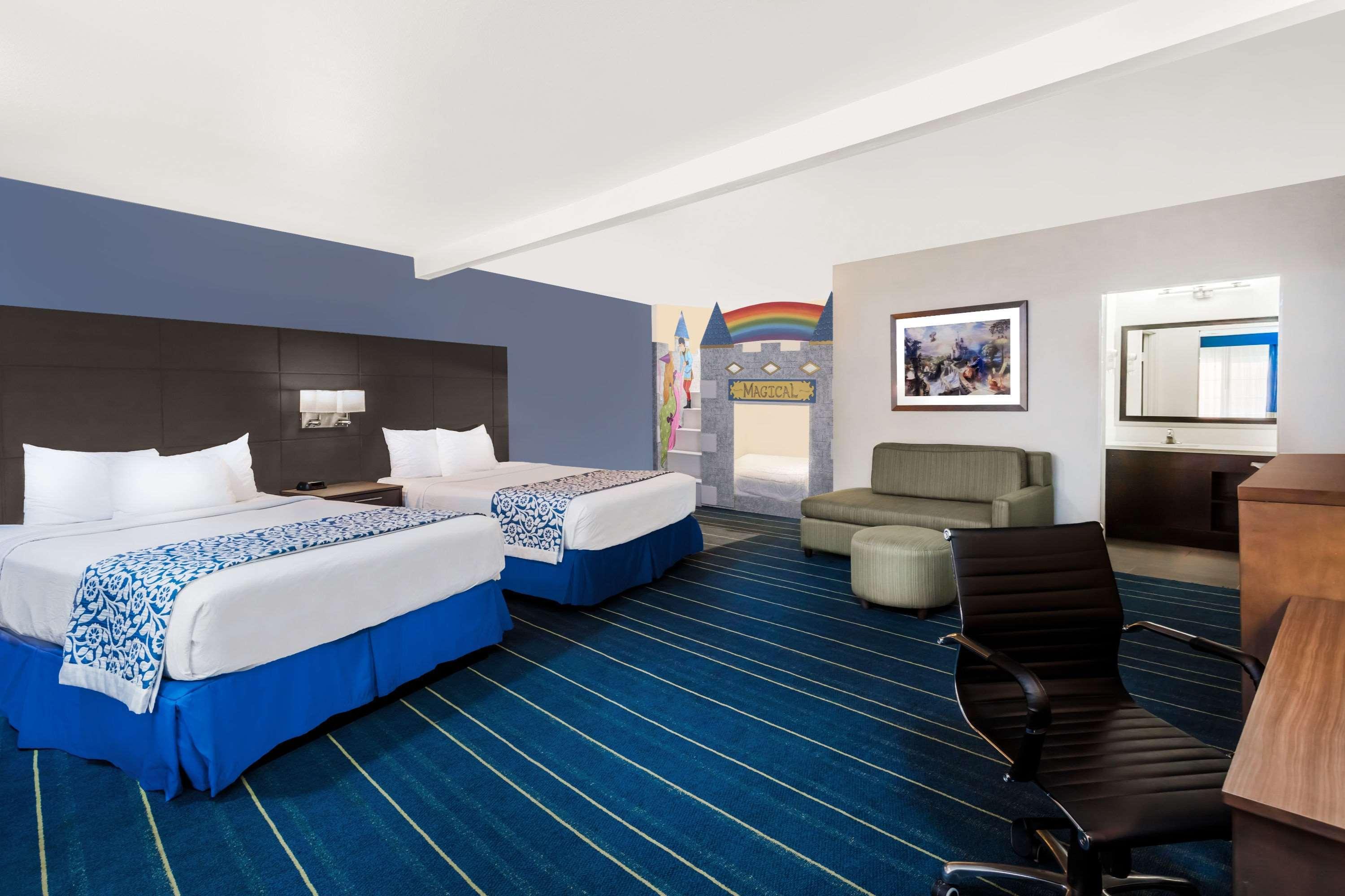 Days Inn & Suites By Wyndham Anaheim At Disneyland Park Kültér fotó