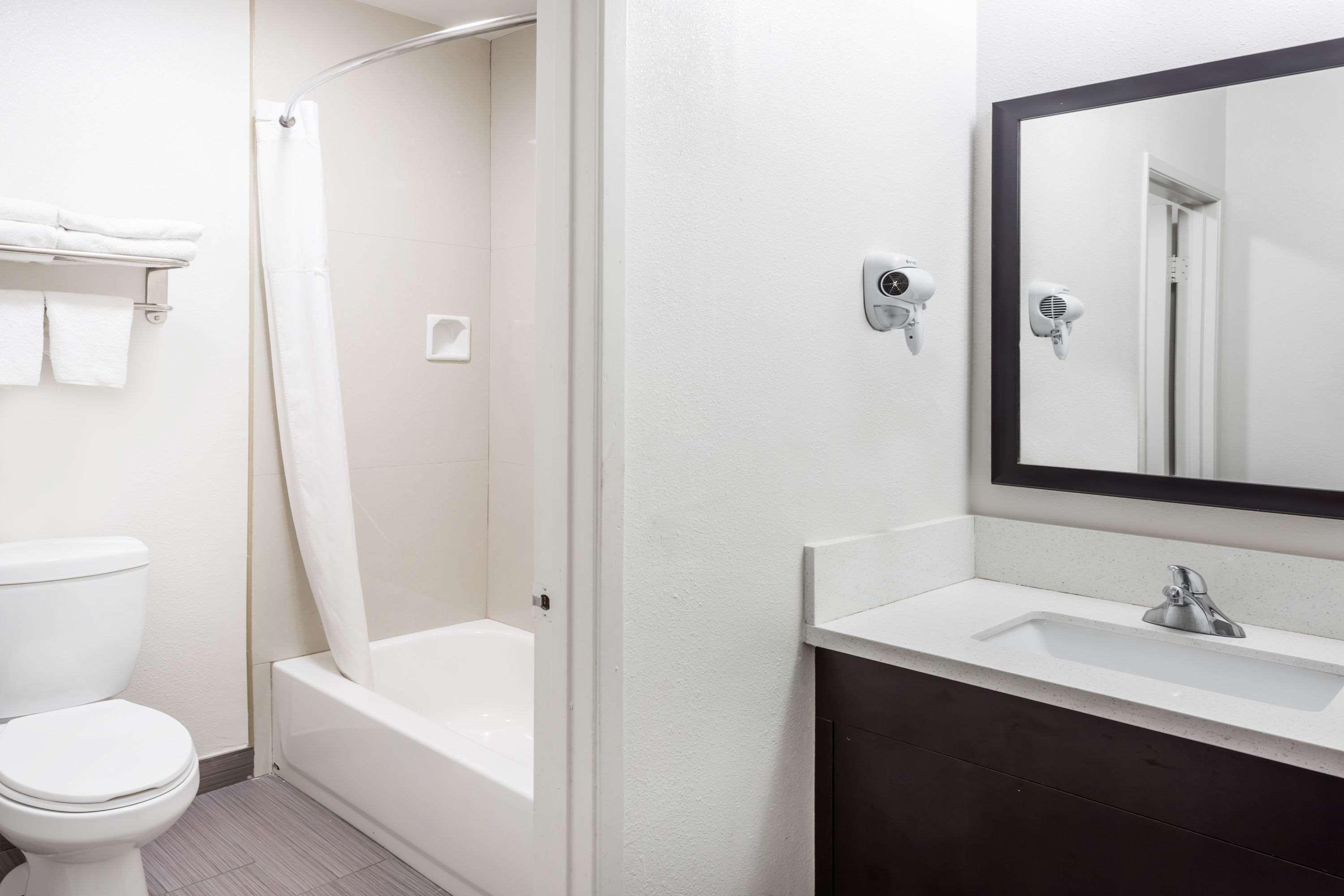 Days Inn & Suites By Wyndham Anaheim At Disneyland Park Kültér fotó