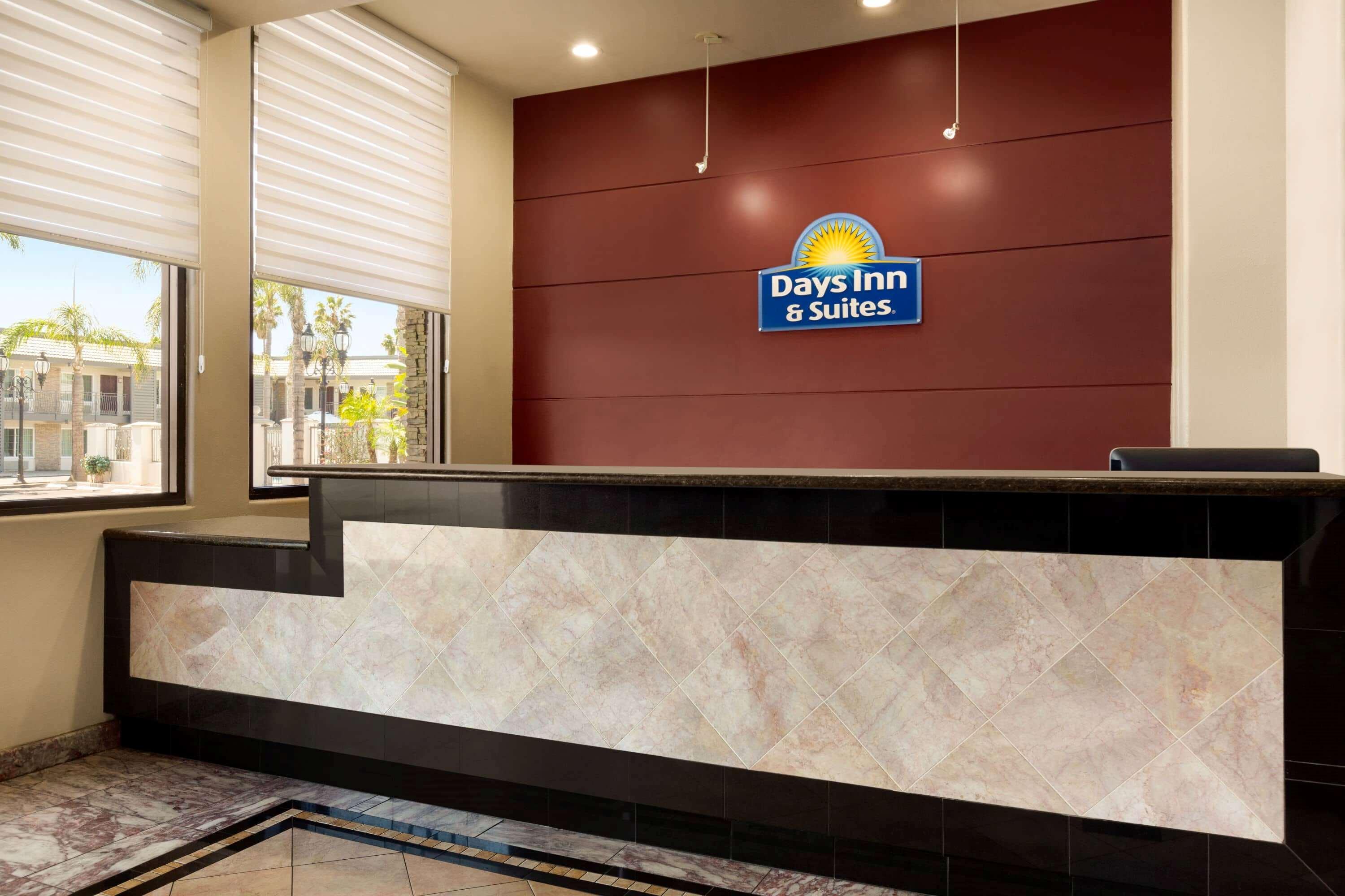 Days Inn & Suites By Wyndham Anaheim At Disneyland Park Kültér fotó
