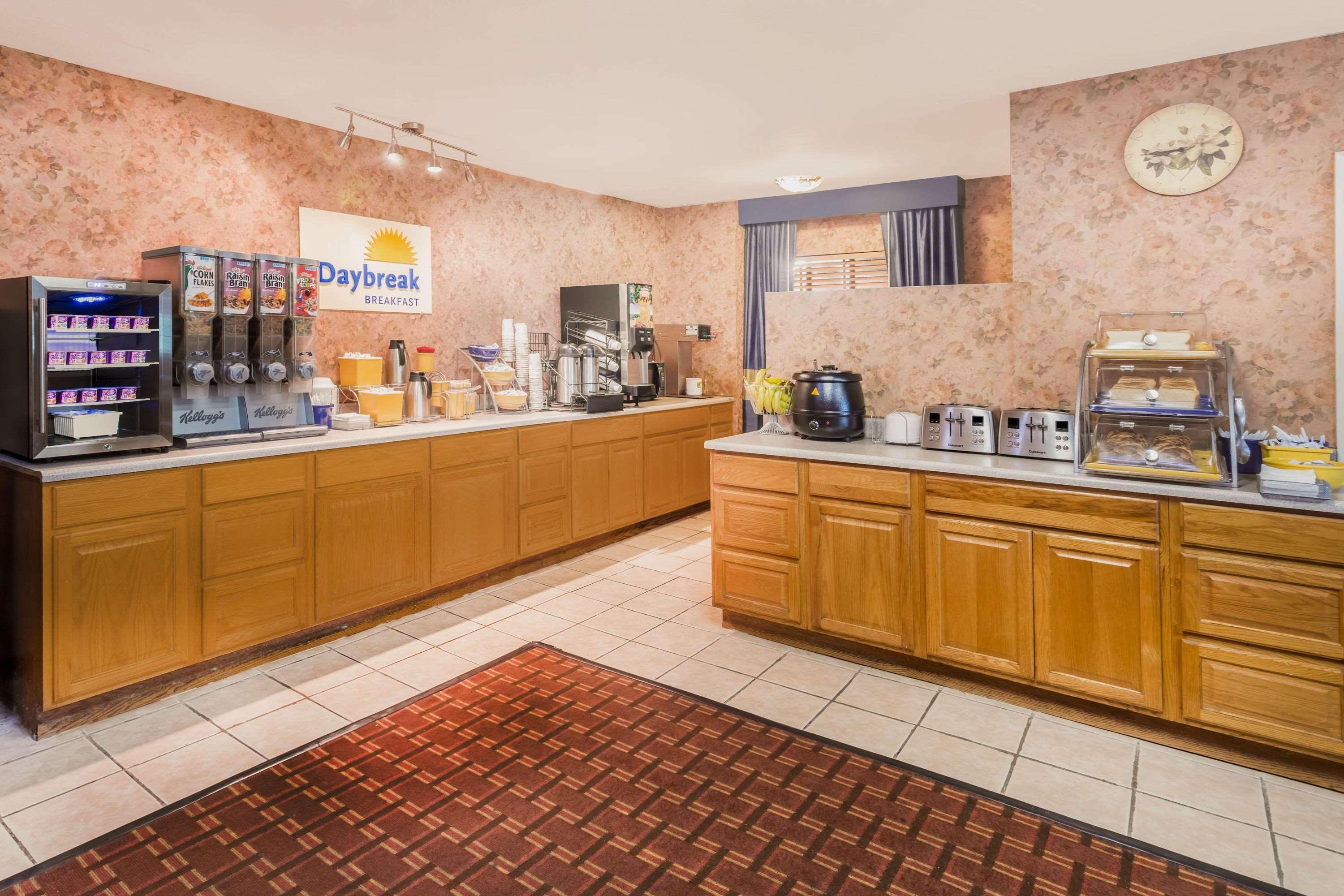 Days Inn & Suites By Wyndham Anaheim At Disneyland Park Kültér fotó