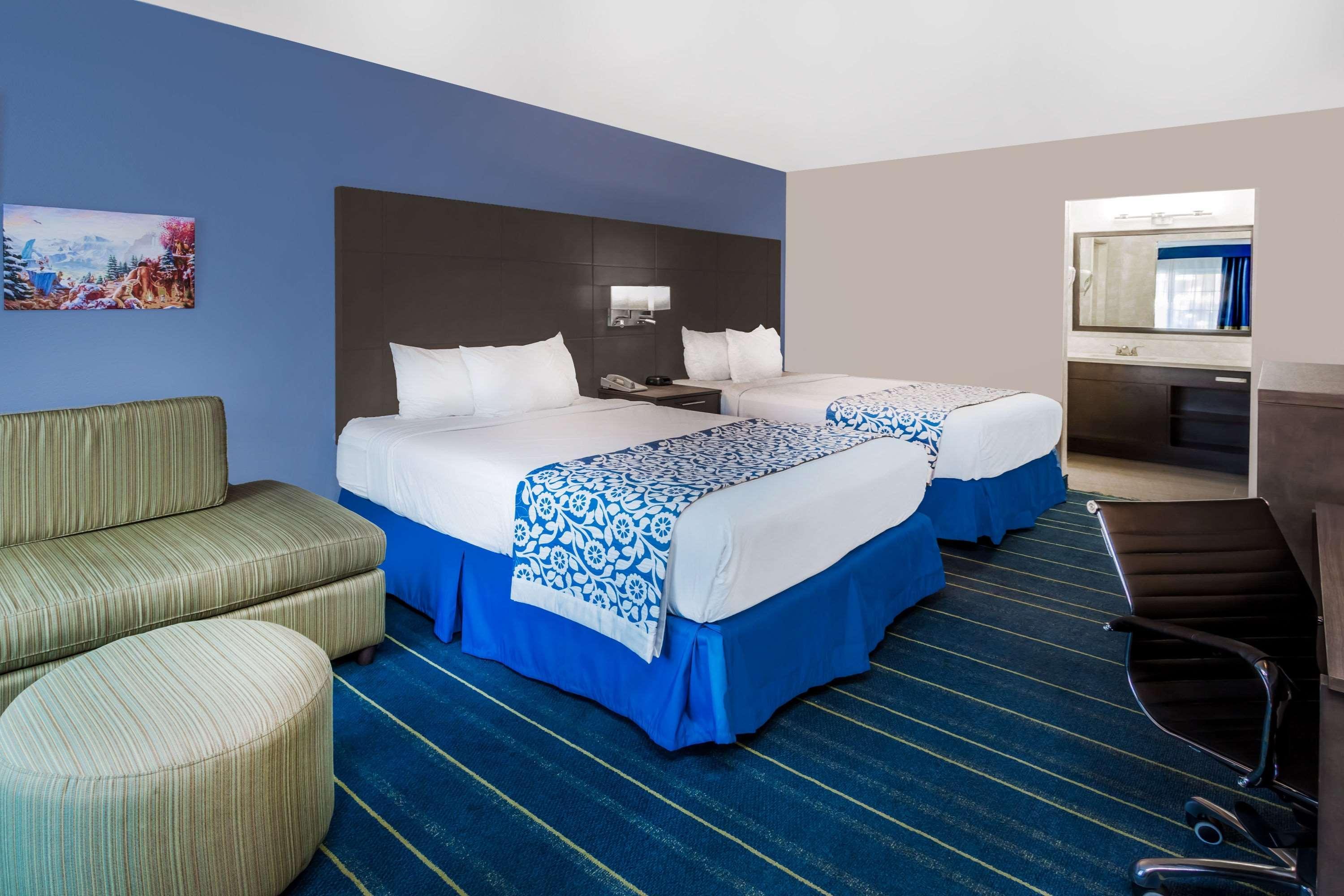 Days Inn & Suites By Wyndham Anaheim At Disneyland Park Kültér fotó