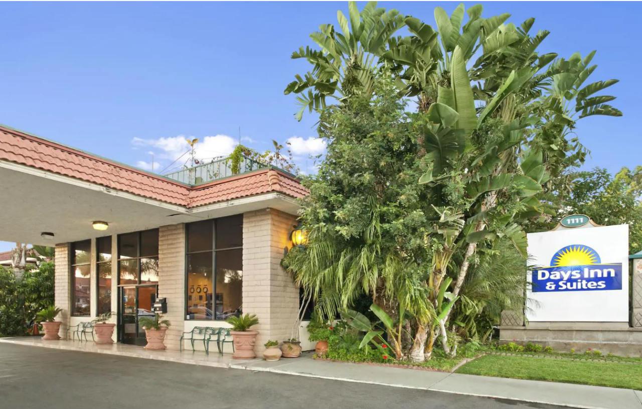 Days Inn & Suites By Wyndham Anaheim At Disneyland Park Kültér fotó